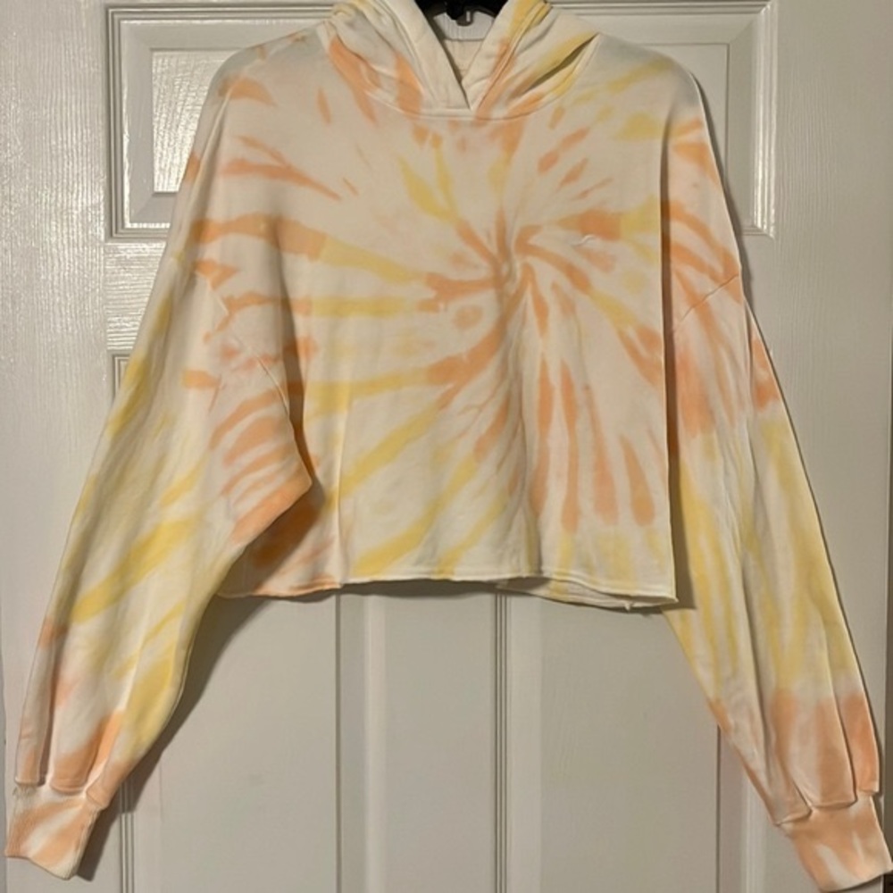 Hollister tie dye cropped hoodie size medium